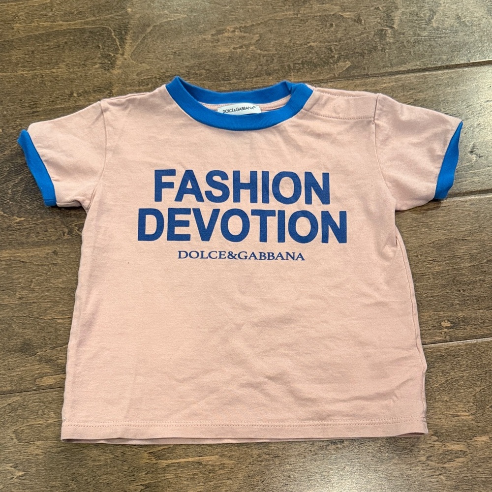 Dolce & Gabbana Kids Fashion Devotion Logo Tee in Pink with Blue Trim